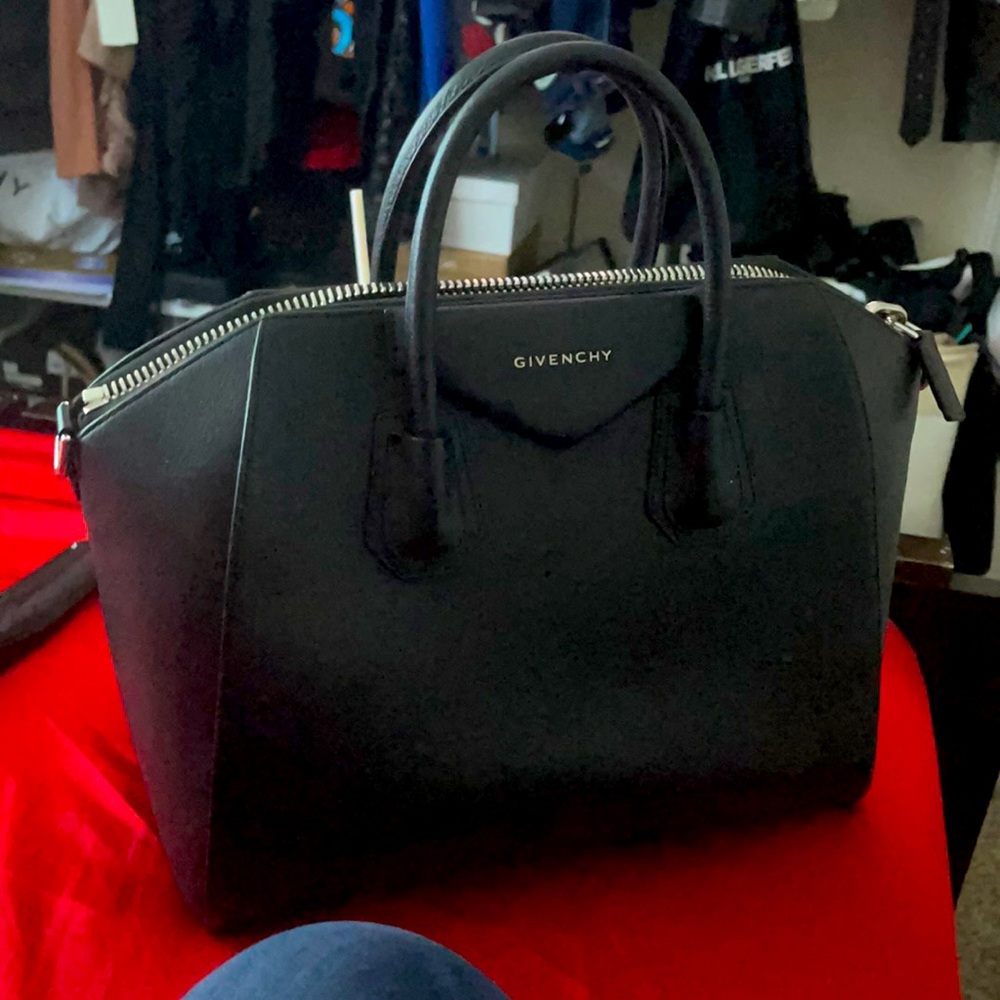 Givenchy Medium Antigona Bag